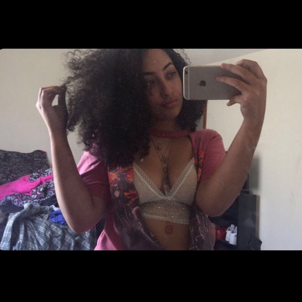 choker tee